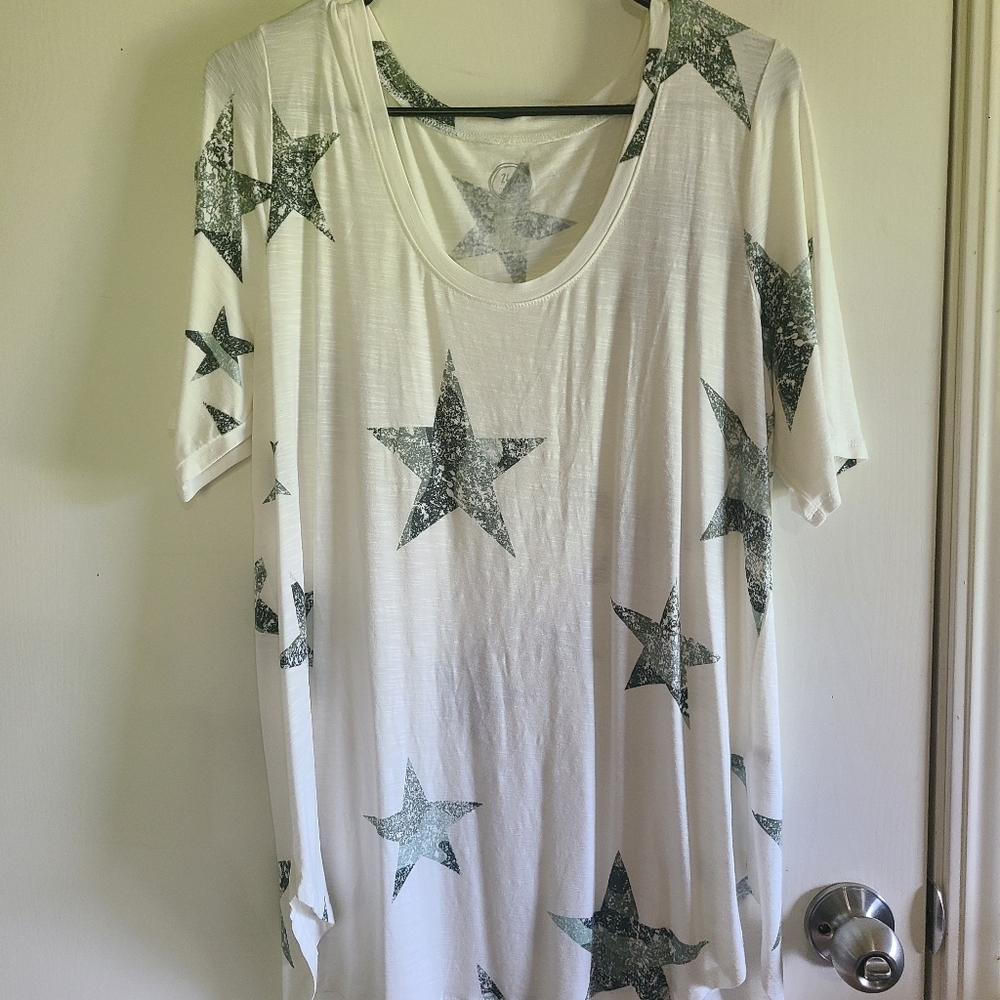 Maurices star shirt size L